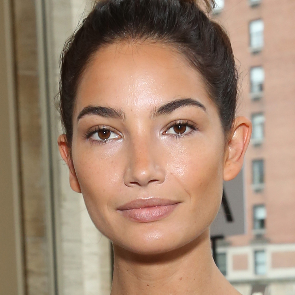 Le maquillage nude des peaux dorées comme Lily Aldridge Quel