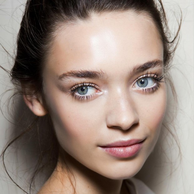 Maquillage beige : comment porter le maquillage beige - Elle