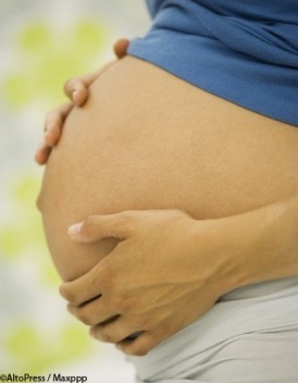 Grossesse les amniocenteses de moins en moins plebiscitees