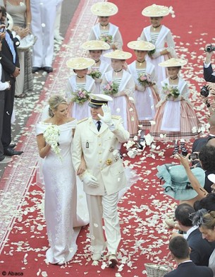 People mariage albert charlene tapis rouge