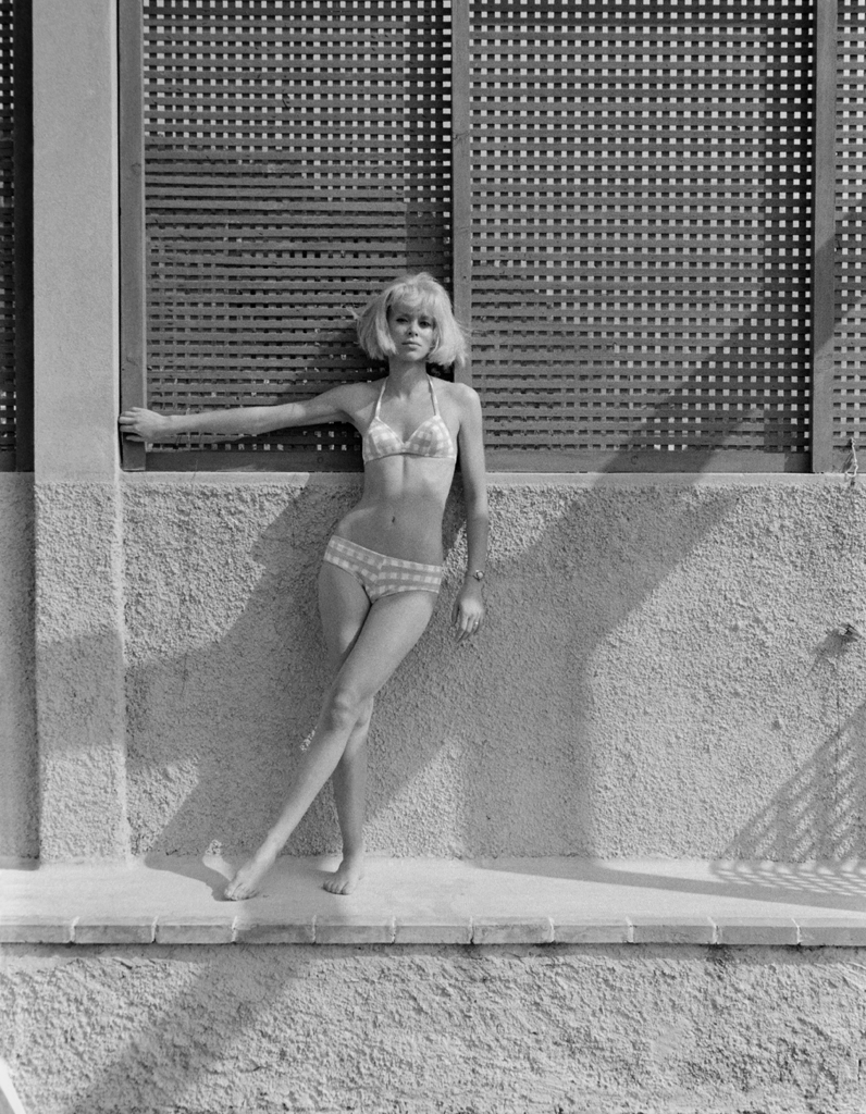 Mireille Darc Les Bikinis Les Plus Cultes Des Stars Elle