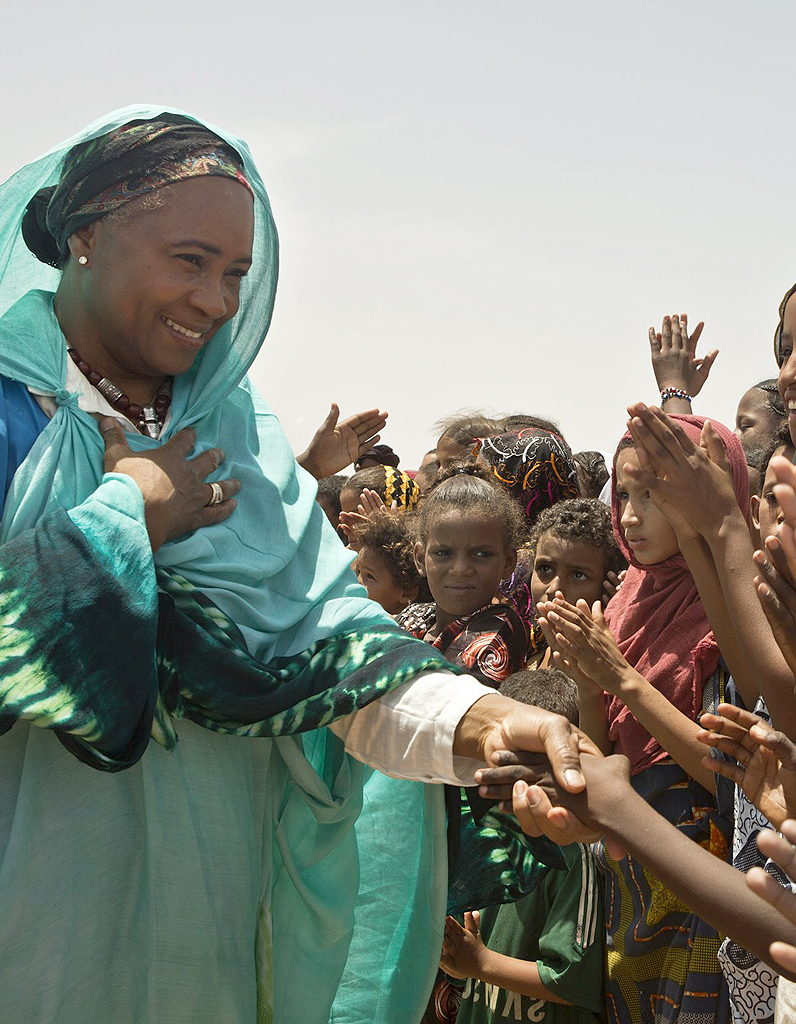 Femmes Et R Fugi Es Le Courage De Se Battre Elle