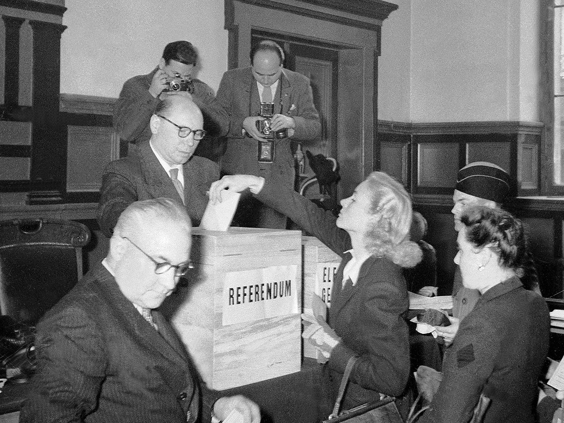 Premier scrutin national En images quand les Françaises ont voté