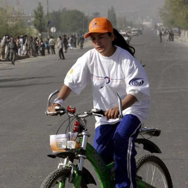 Les-Afghanes-sur-leurs-velos-un-symbole-de-liberte_visuel_article2.jpg