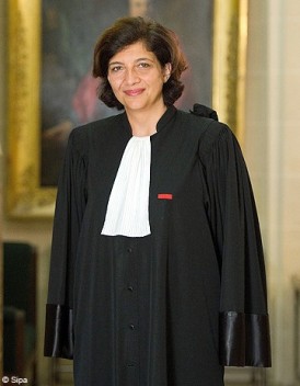 null http://cdn-elle.ladmedia.fr/var/plain_site/storage/images/societe/news/une-femme-a-la-tete-du-barreau-de-paris-la-2e-en-800-ans-1860636/20166908-1-fre-FR/Une-femme-a-la-tete-du-barreau-de-Paris-la-2e-en-800-ans_mode_une.jpg