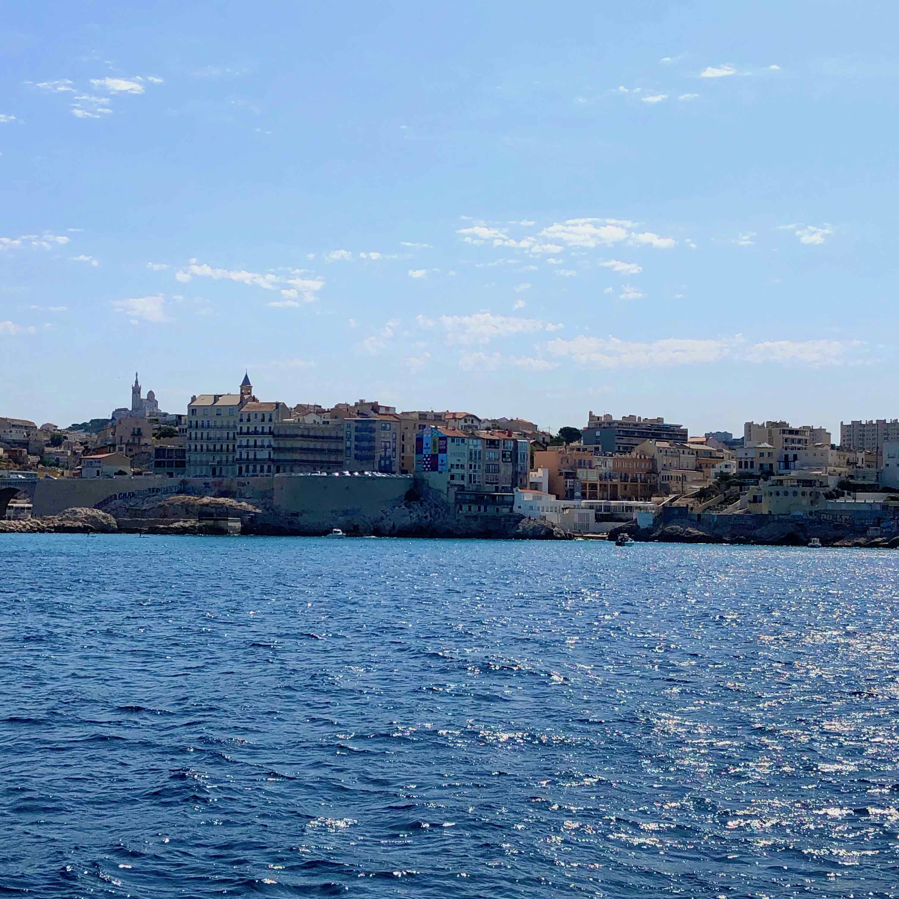 Marseille vue du large