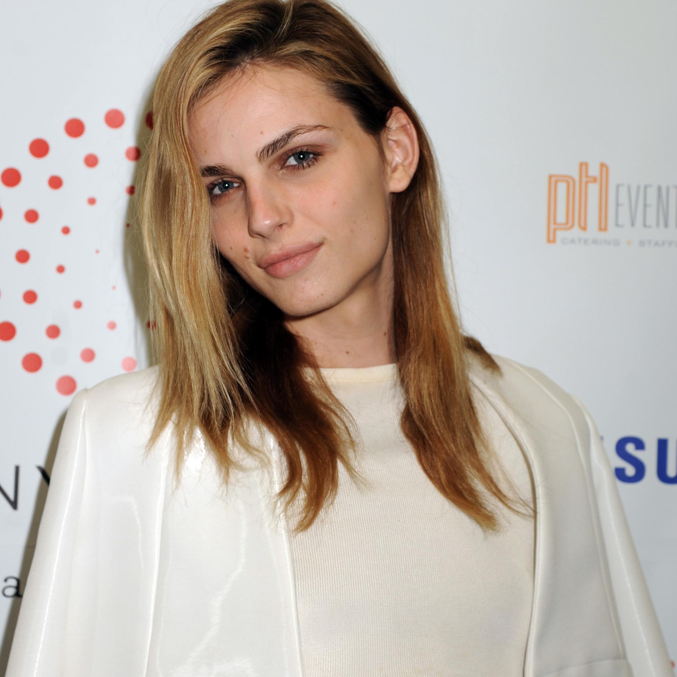 Andreja Pejic le mannequin transgenre devient égérie Make Up Forever