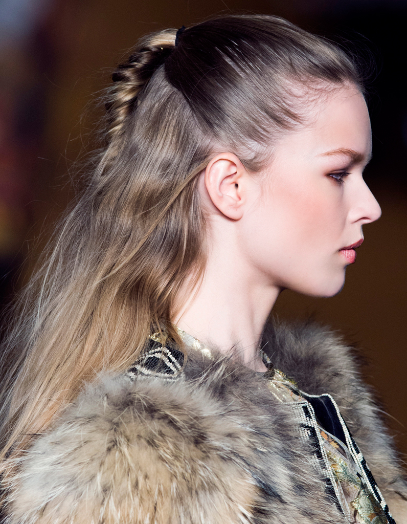 Demiqueue tressée 35 modèles de demiqueues repérées sur les podiums Elle