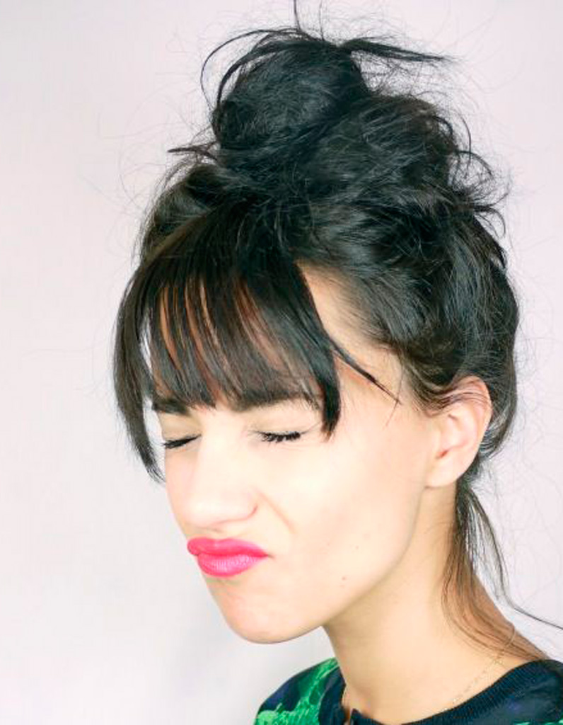 Coiffure coiffée décoiffée avec frange , 20 idées de coiffures coiffées,décoiffées pour un automne stylé , Elle