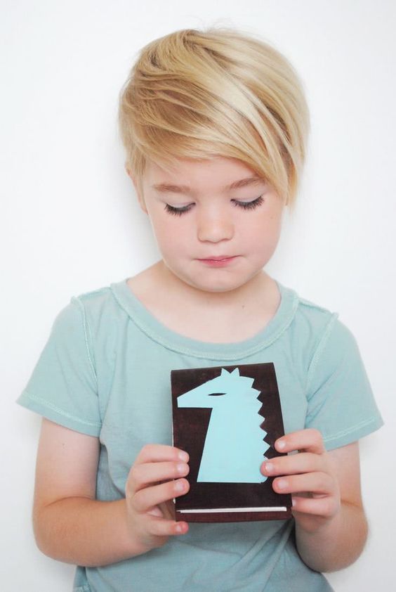 Coiffure Petite Fille Coupe Courte Pixie Cut 45 Coiffures De Petite Fille Qui Changent Des Couettes Elle