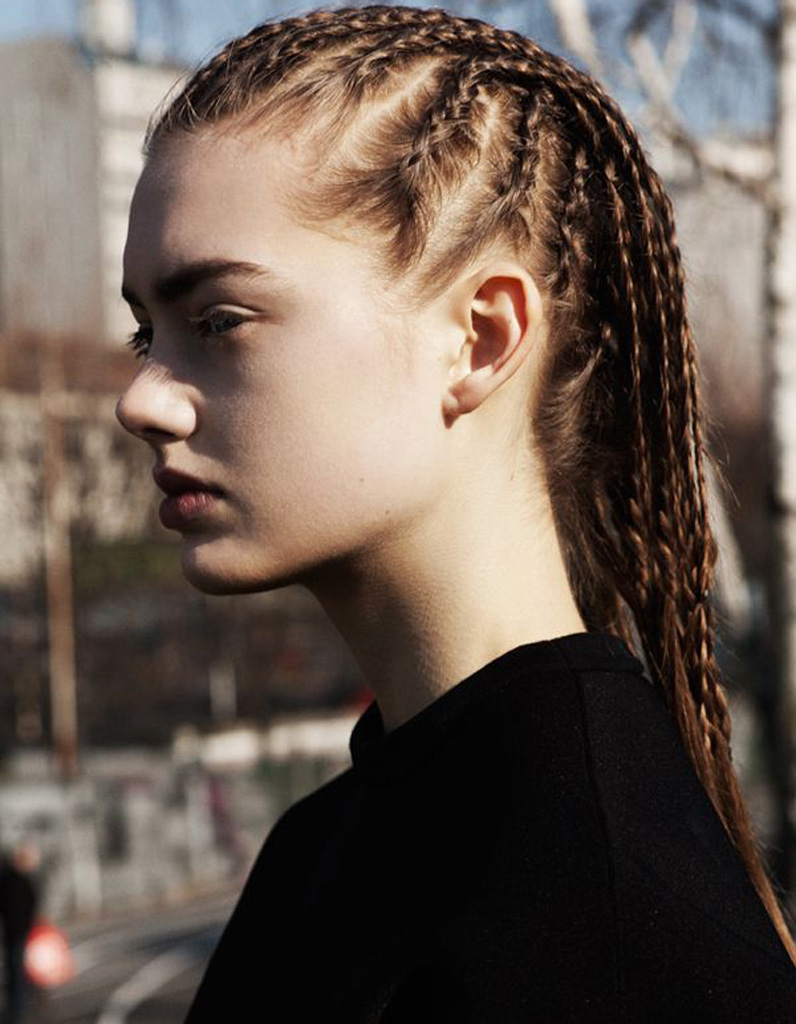 Coiffure tressée en arrière 30 coiffures tressées pour passer les fêtes en beauté Elle