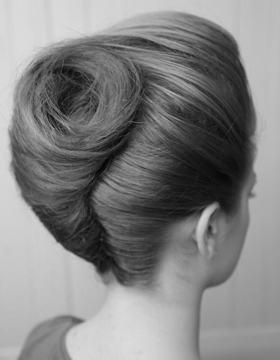 Coiffure vintage chignon banane Coiffure vintage nos plus belles inspirations pour un look