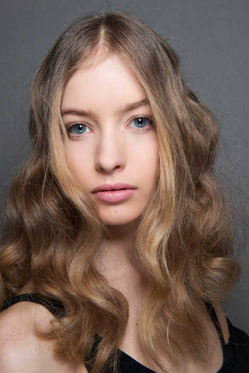 Cheveux bouclés blonds automne hiver 2018 - cheveux bouclés : quelques