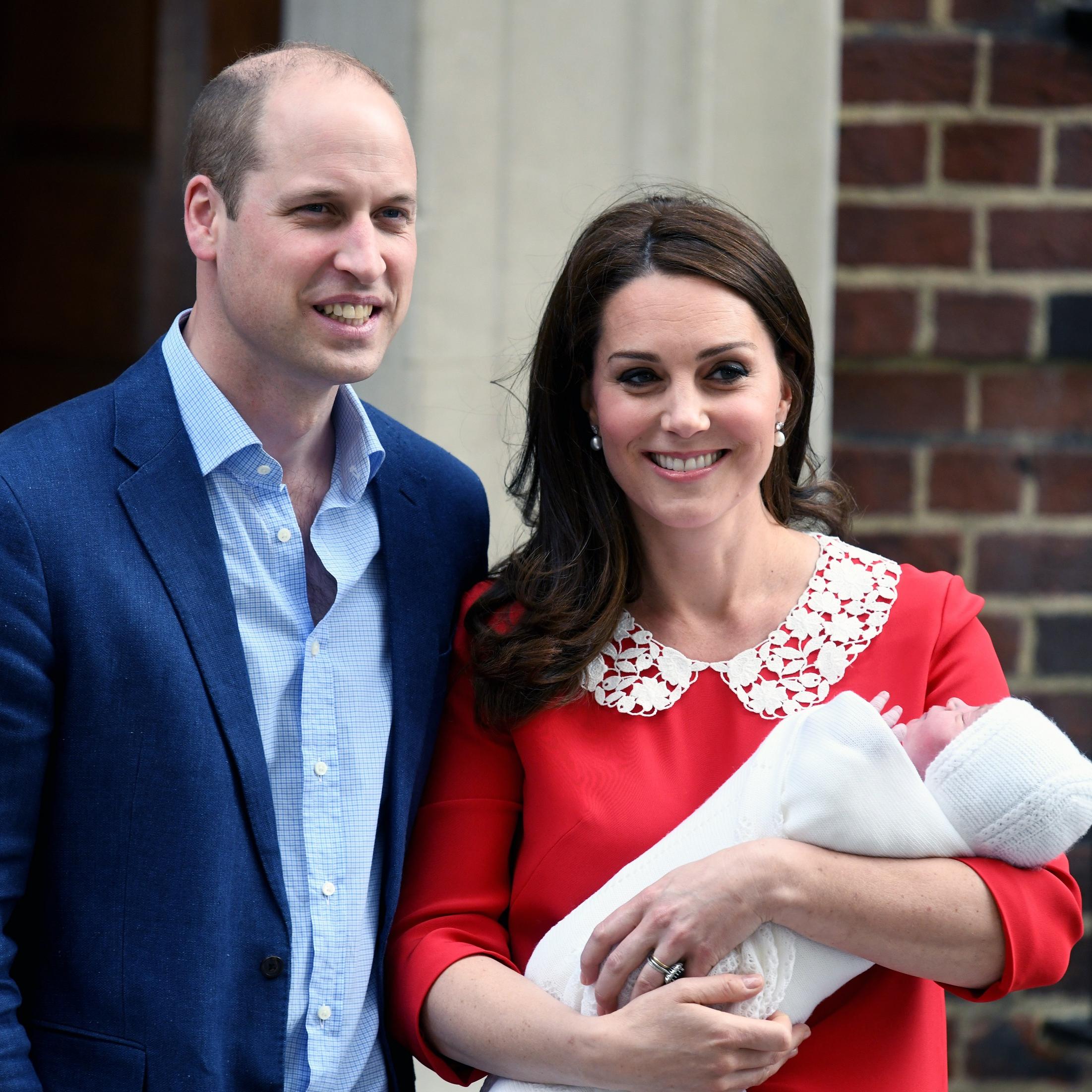 Quel Est Le Metier De Kate Middleton Qui est la coiffeuse qui s'est occupée du brushing de Kate Middleton à la  sortie de la maternité ? - Elle