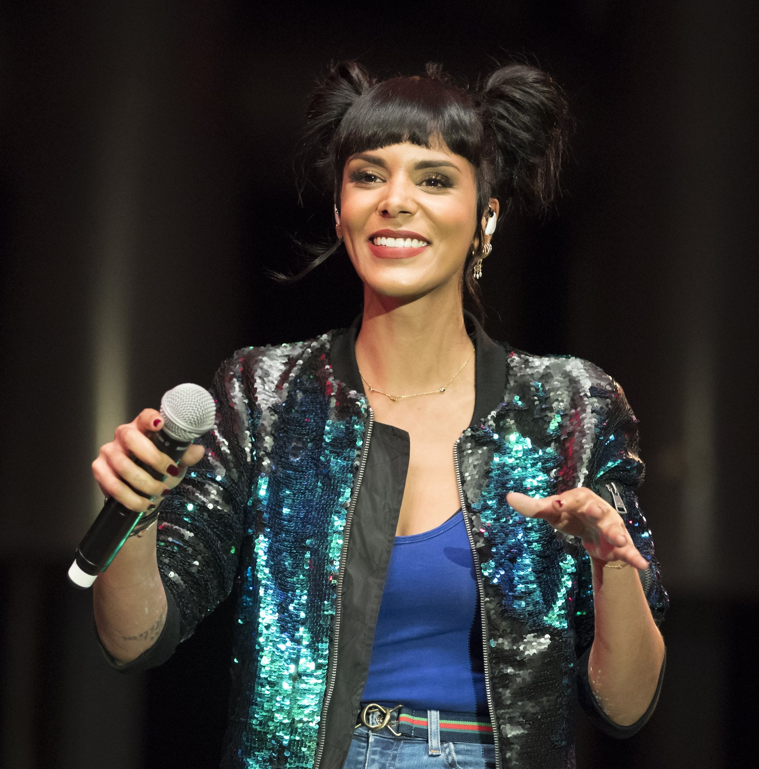 Que Veut Dire Shy En Anglais Danse avec les Stars » : Shy'm avoue avoir été tentée par la chirurgie  esthétique - Elle