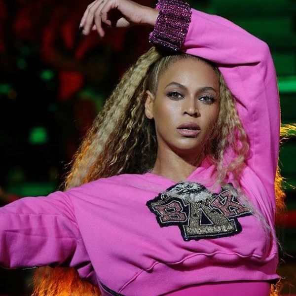 Beyoncé à Coachella : on connaît le secret de sa bouche pulpeuse et glossy  - Elle
