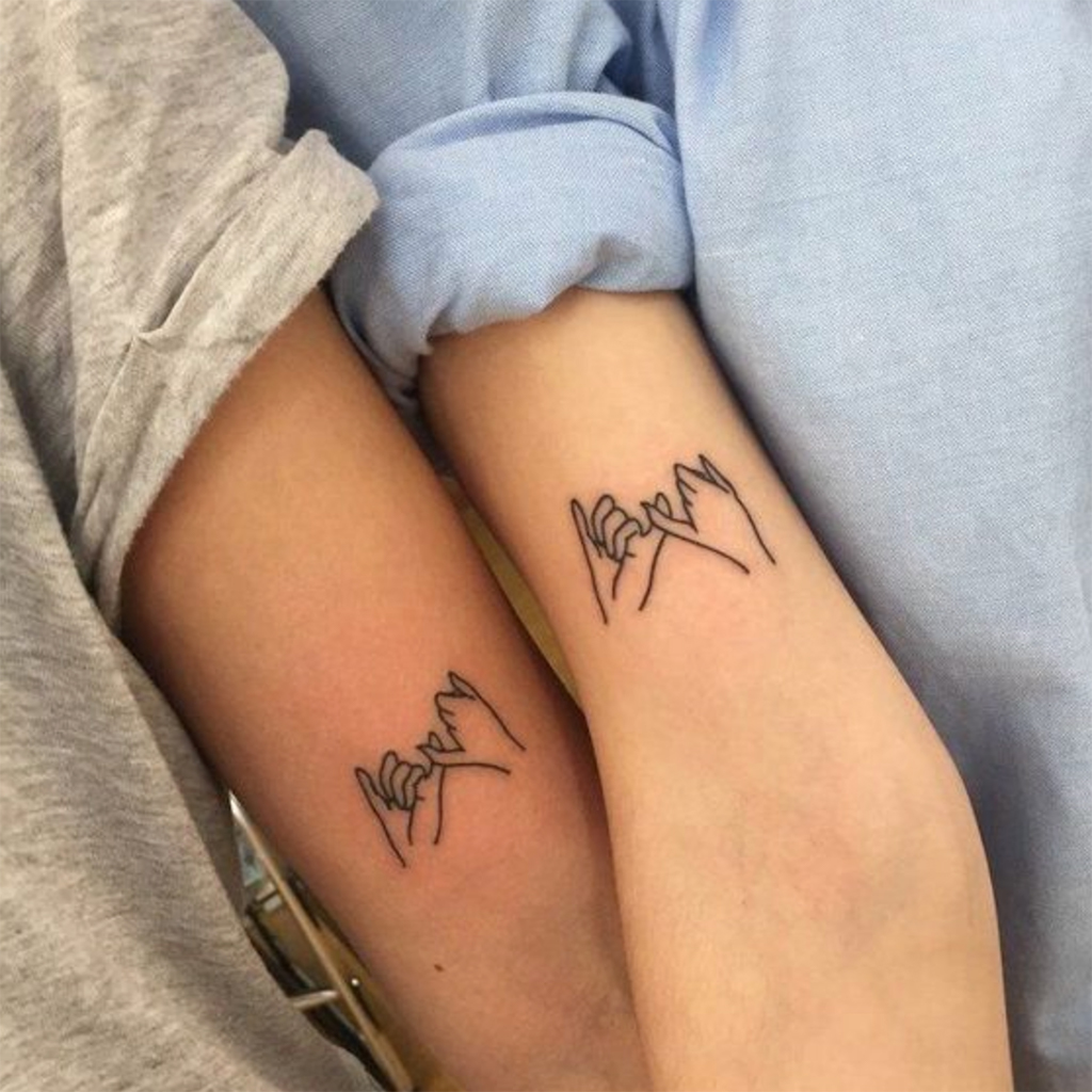 Tatouage mère / fille symbolisant l'amour - Tatouage mère ...