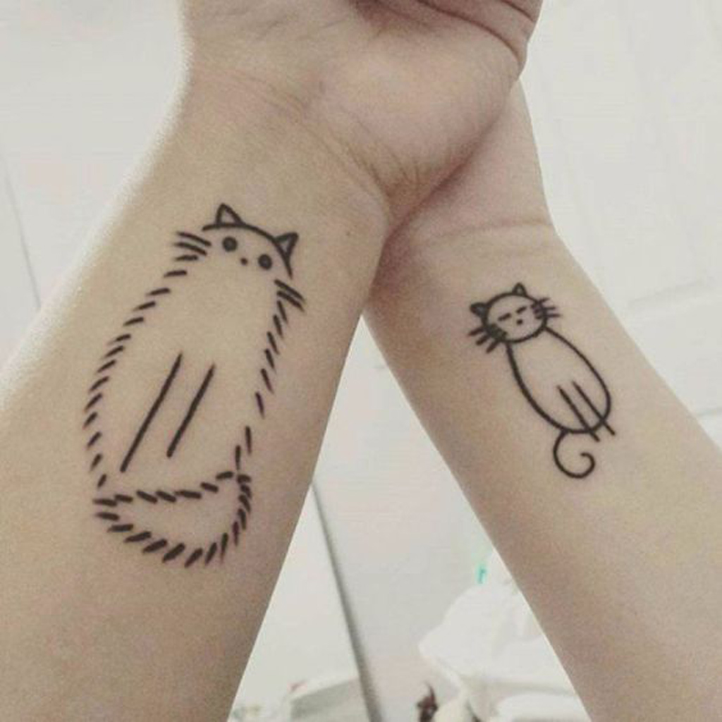 Tatouage Chat Entre Soeur 15 Idees De Tatouages A Faire Entre Sœurs Elle