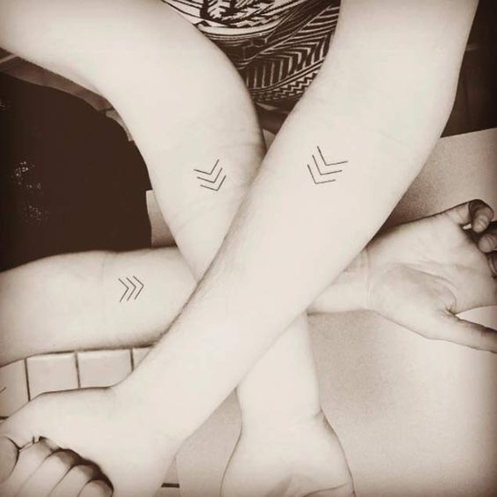 Tatouage Symbole Soeurs 15 Idees De Tatouages A Faire Entre Sœurs Elle