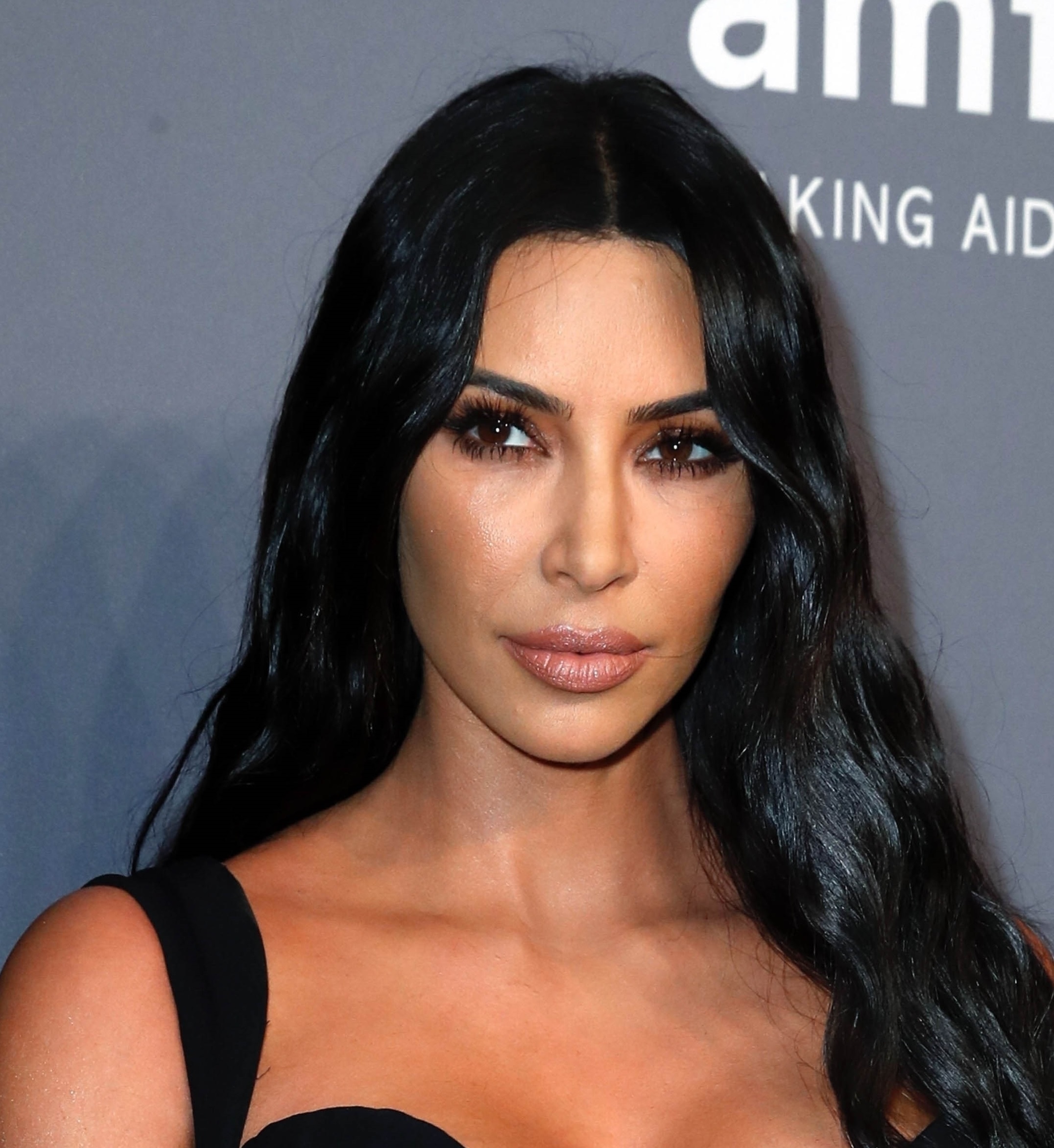 Kim Kardashian sa technique antiâge révolutionnaire n’a rien à voir