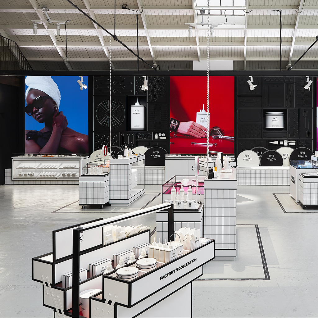 CHANEL Factory 5 Collection Pop-up - Rouge Closet