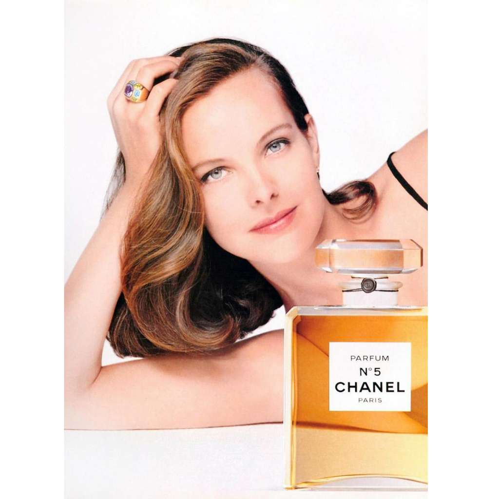 Chanel N°5 incarné par l'actrice Carole Bouquet en 1993 ...