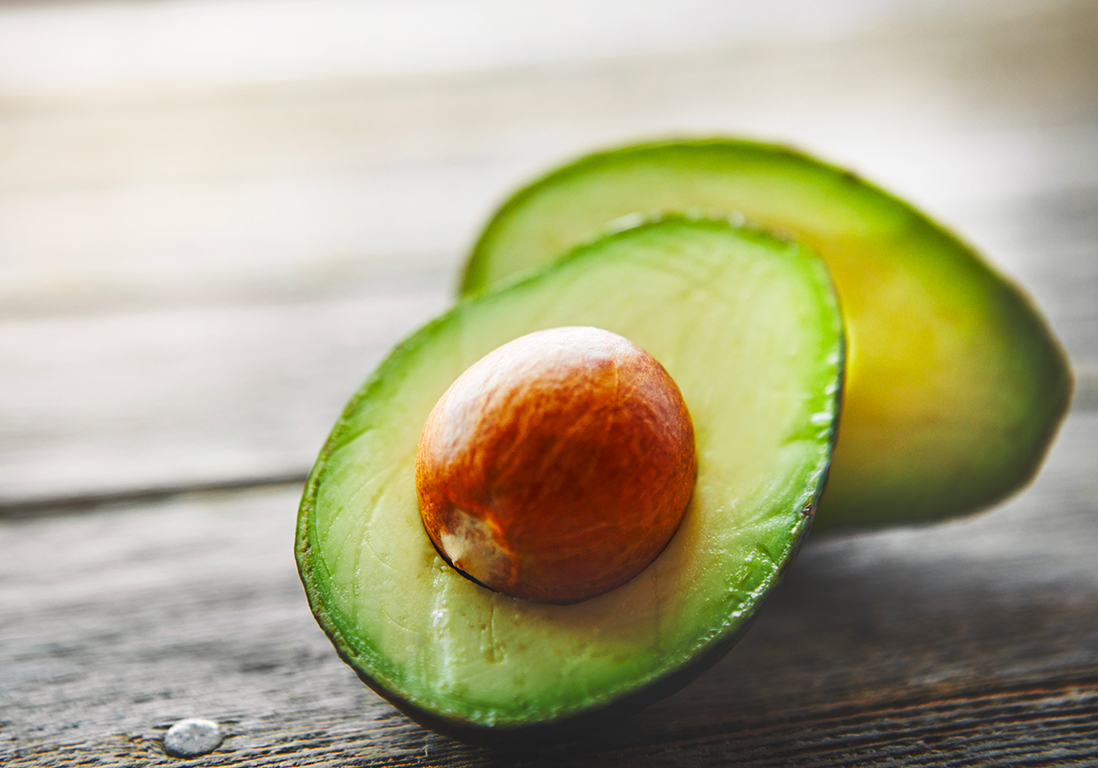 Gommage visage maison pour peau mature - 10 gommages pour le visage à