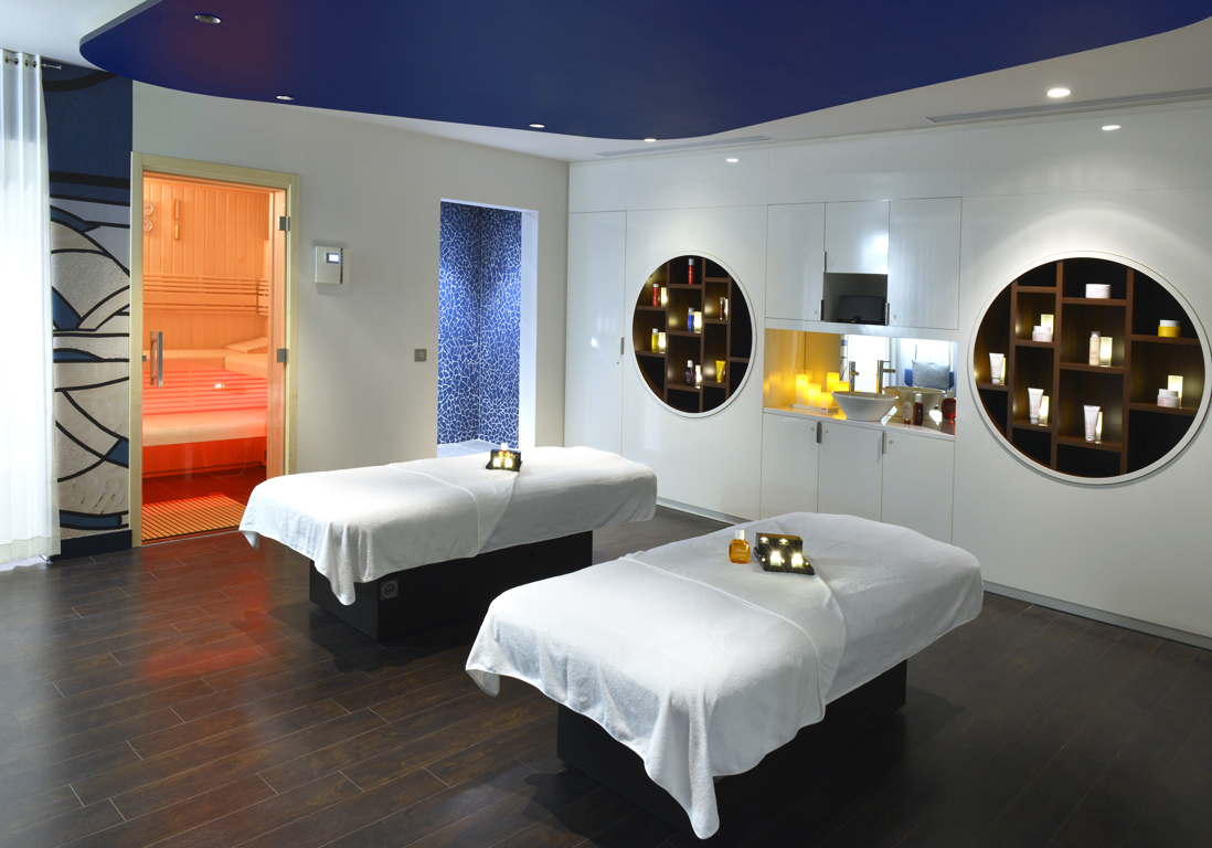 Le soin "Audelà de l'eau" au Spa Clarins Molitor Spa et instituts