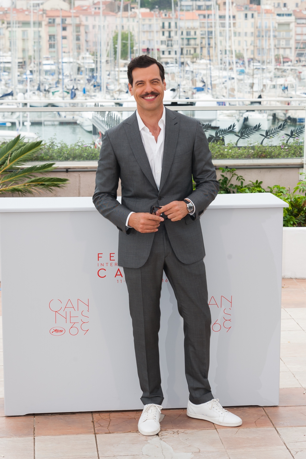 Laurent Lafitte, maître de cérémonie - Cannes 2016 ...
