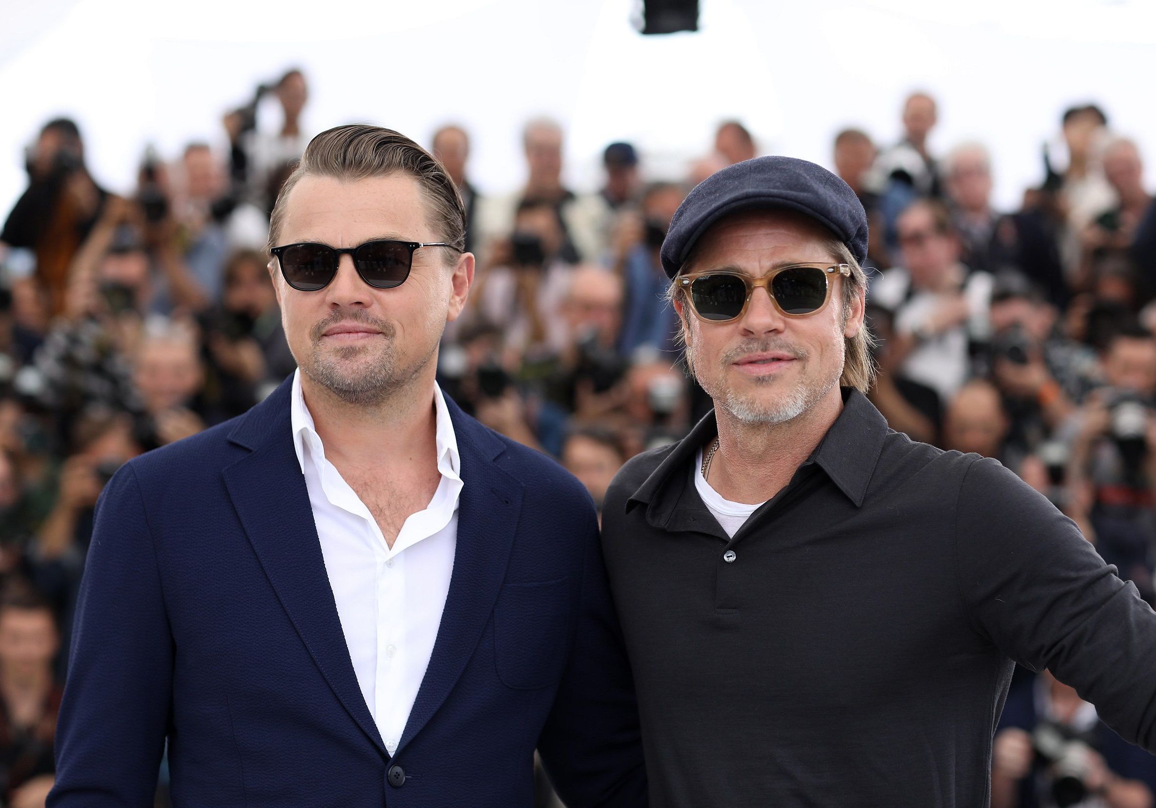 Cannes 2019 : Brad Pitt et Leonardo DiCaprio posent sur la Croisette - Elle2368 x 1654