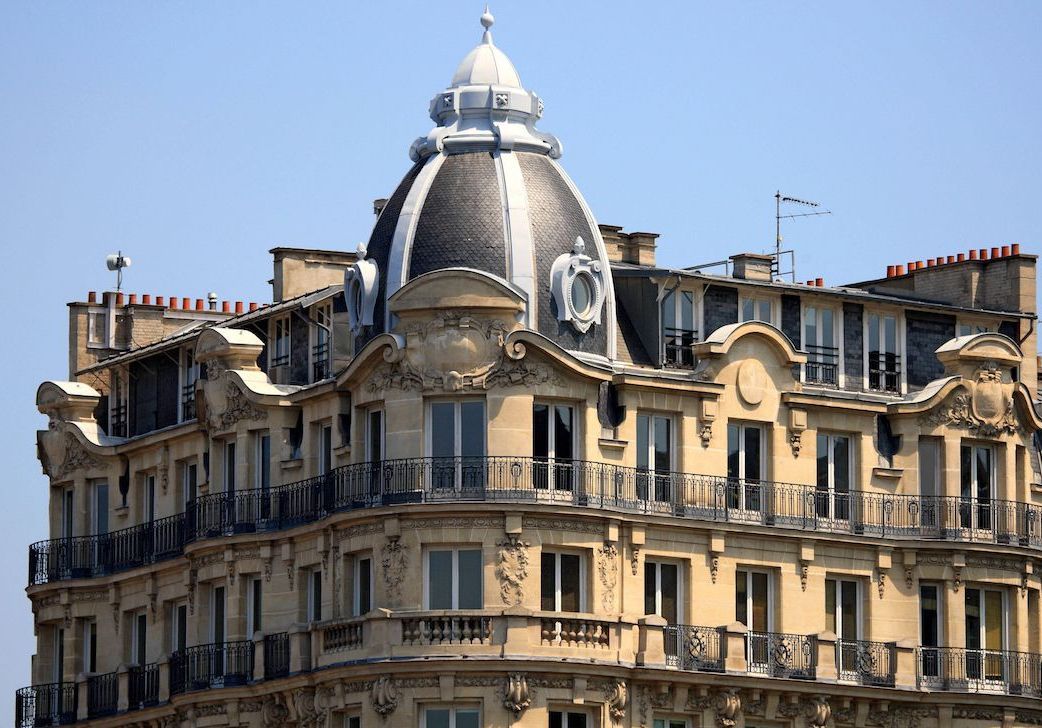 Une ville, une architecture Paris et le style haussmannien Elle