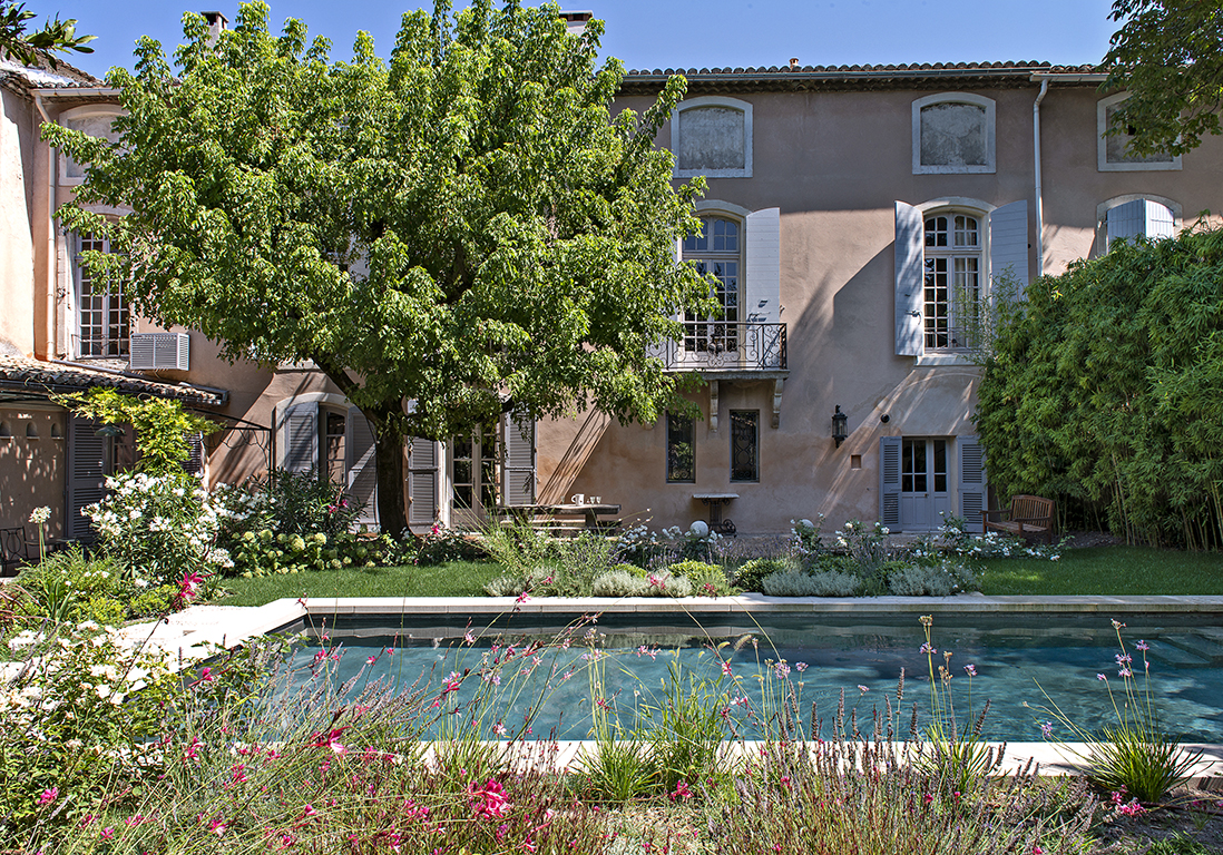 panthere liberty carreaux cette maison mixe les imprimes avec maestria elle decoration