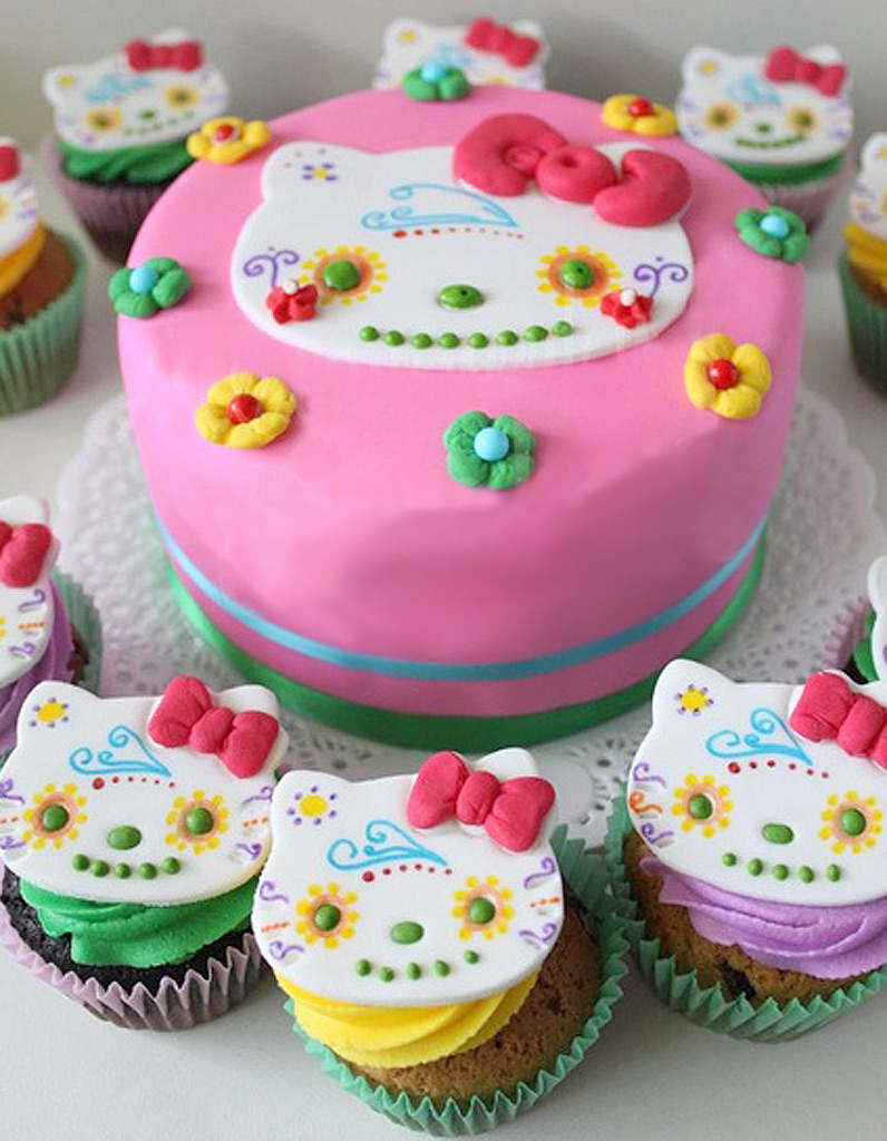 Un layer cake - 30 recettes kawaï inspirées par Hello Un layer cake - 30 recettes kawaï inspirées par Hello