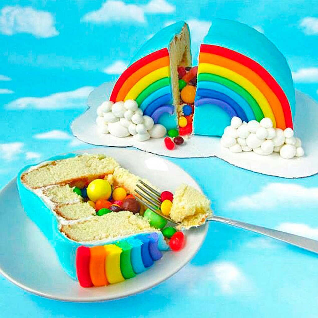 Pinata Cake Arc En Ciel Pinata Cake 12 Gateaux Bluffants Reperes Sur Pinterest Elle A Table