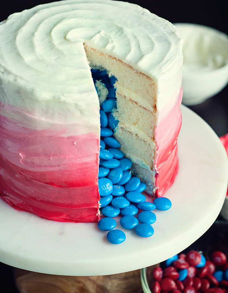 Pinata Cake Rose Et Bonbons Bleus Pinata Cake 12 Gateaux Bluffants Reperes Sur Pinterest Elle A Table