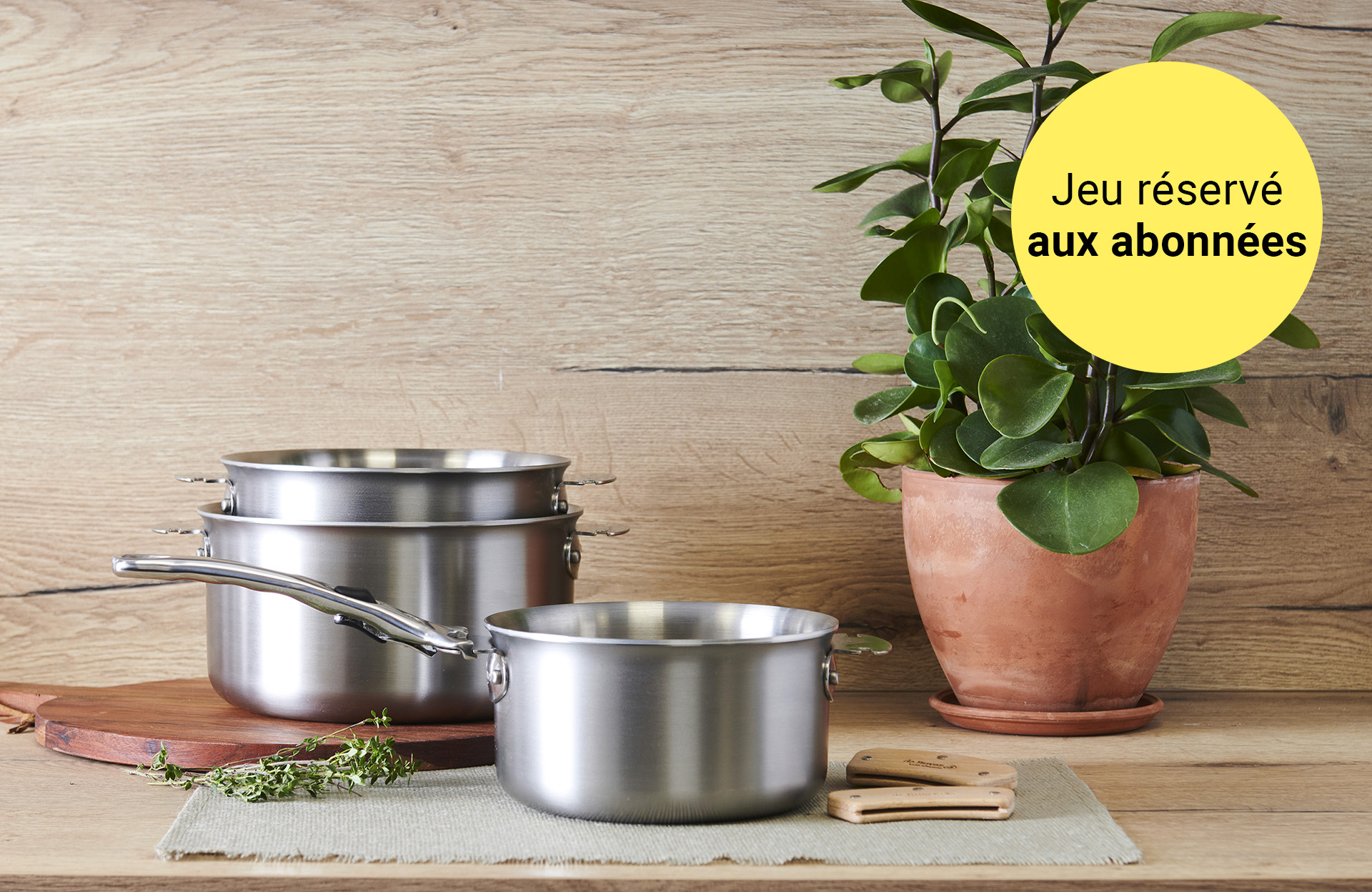 Salter BW11460BRMFOB Megastone Lot de 3 casseroles thermiques avec couvercles, antiadhésif, résistant à la corrosion et aux rayures, indicateur de chaleur, sans danger pour les ustensiles en métal