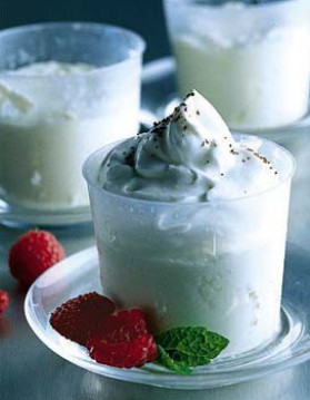 Faisselles de chantilly aux fruits rouges Faisselles de chantilly aux fruits rouges