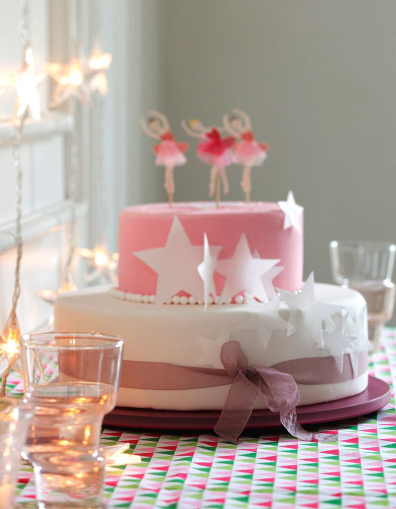 Gateau Anniversaire Princesse Pour 12 Personnes Recettes Elle A Table