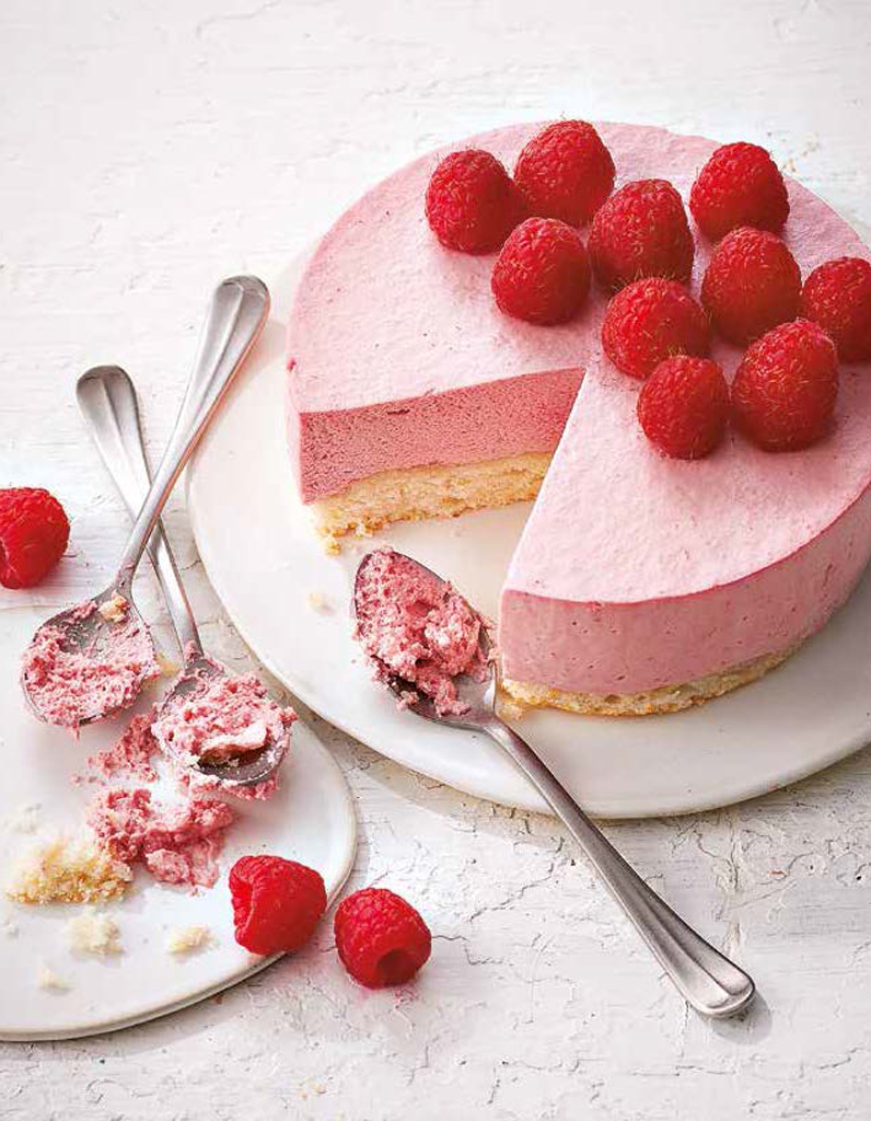 Gateau Nuage Amande Et Framboise Pour 8 Personnes Recettes Elle A Table