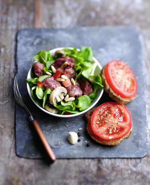 Salade Aux Gesiers Confits Pour 4 Personnes Recettes Elle A Table