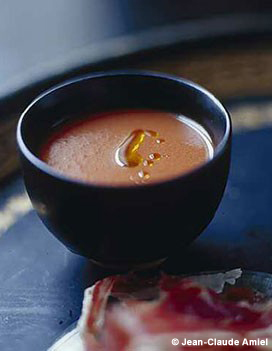 Soupe poivron-tomates pour 4 personnes - Recettes Elle à Table Soupe poivron-tomates pour 4 personnes - Recettes Elle à Table