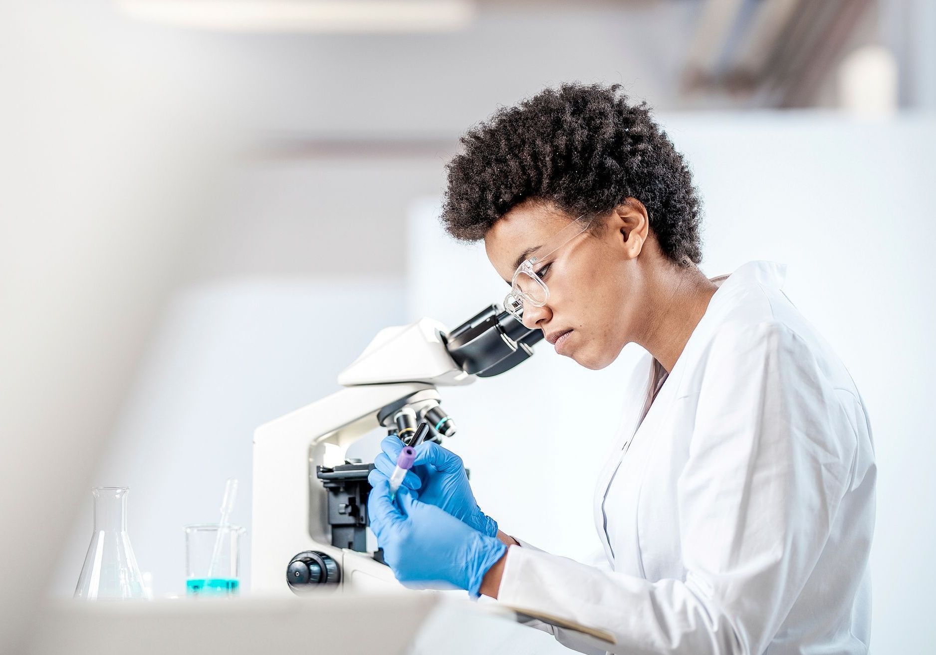 Pourquoi Les Femmes Scientifiques Sont Restees Dans L Ombre Elle Active