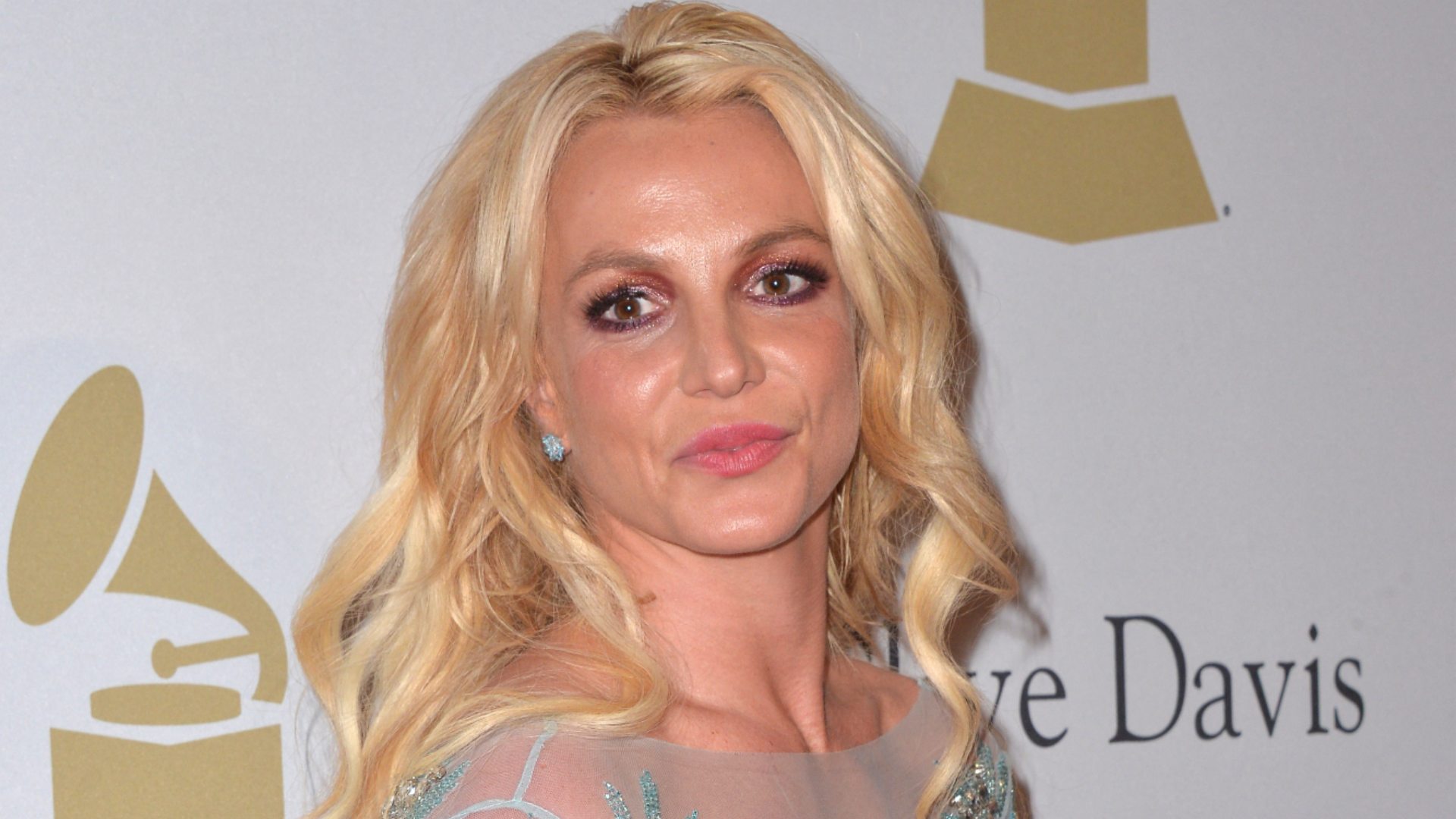 Enrico Macias Et Sa Nouvelle Compagne 2019 Britney Spears : fan de cette chanson d'Enrico Macias - Elle