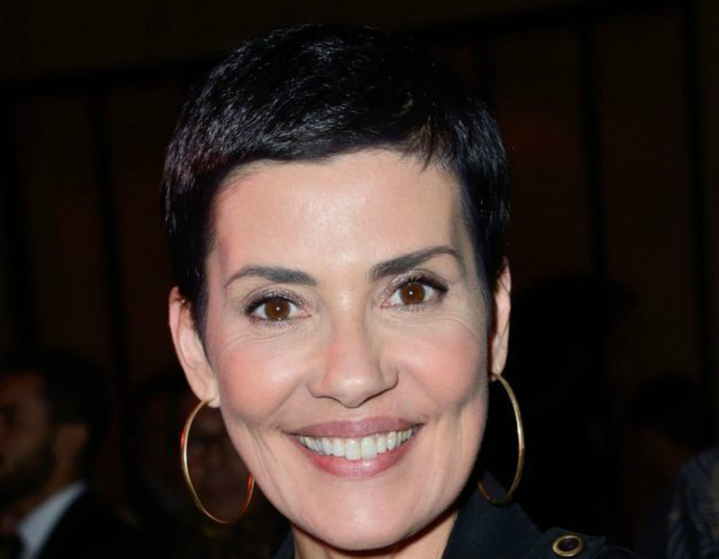 Cristina Cordula Amputée Fake News Cristina Cordula, elle dévoile sa cicatrice sans tabou - Elle