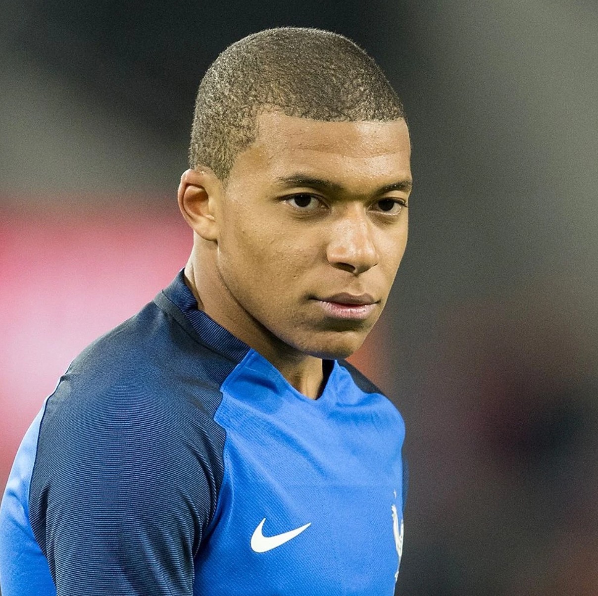 Quel Est Le Numéro De Téléphone De Kylian Mbappe Kylian Mbappé est-il en couple ou célibataire ? - Elle