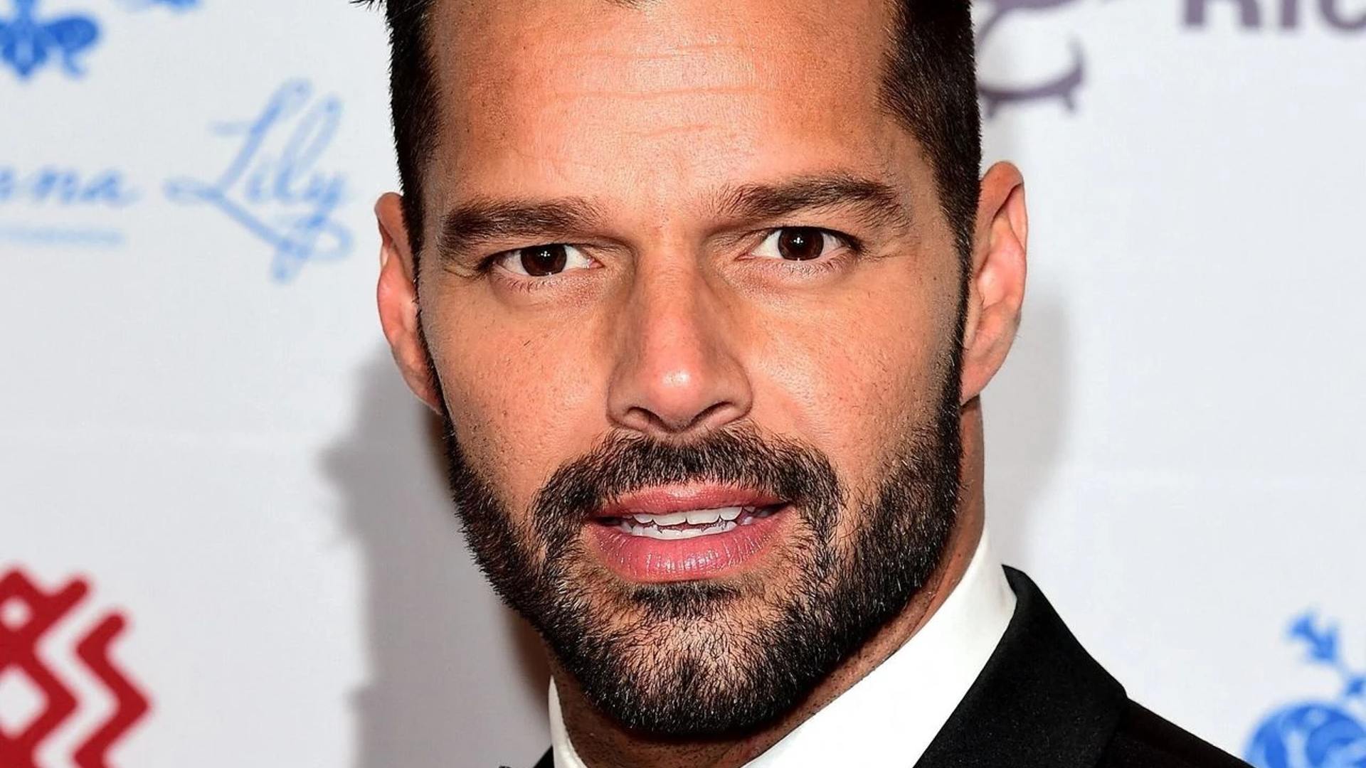 Ricky Martin Frères Et Sœurs Ricky Martin accusé d'inceste : le chanteur témoignera virtuellement devant  le tribunal - Elle