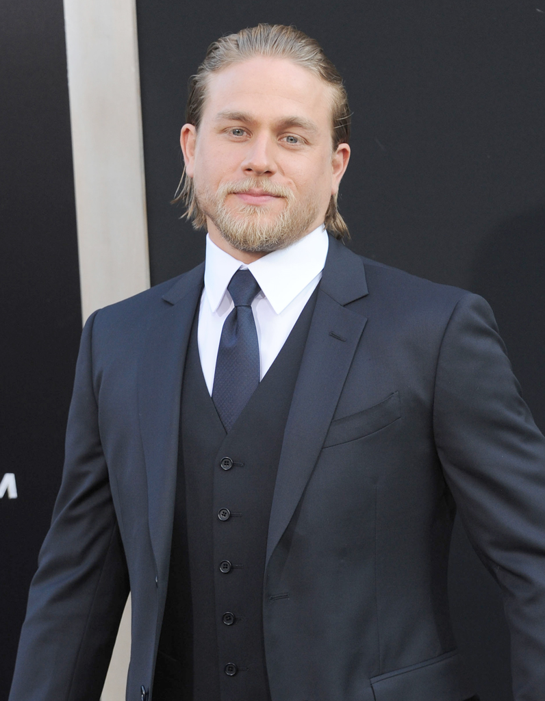 Charlie Hunnam Films Et Programmes Tv Charlie Hunnam - « 50 Shades of Grey » : qui sont les acteurs ? - Elle