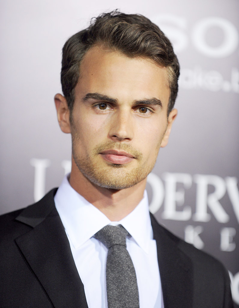 Theo James - « Fifty Shades of Grey »: qui pour remplacer Charlie