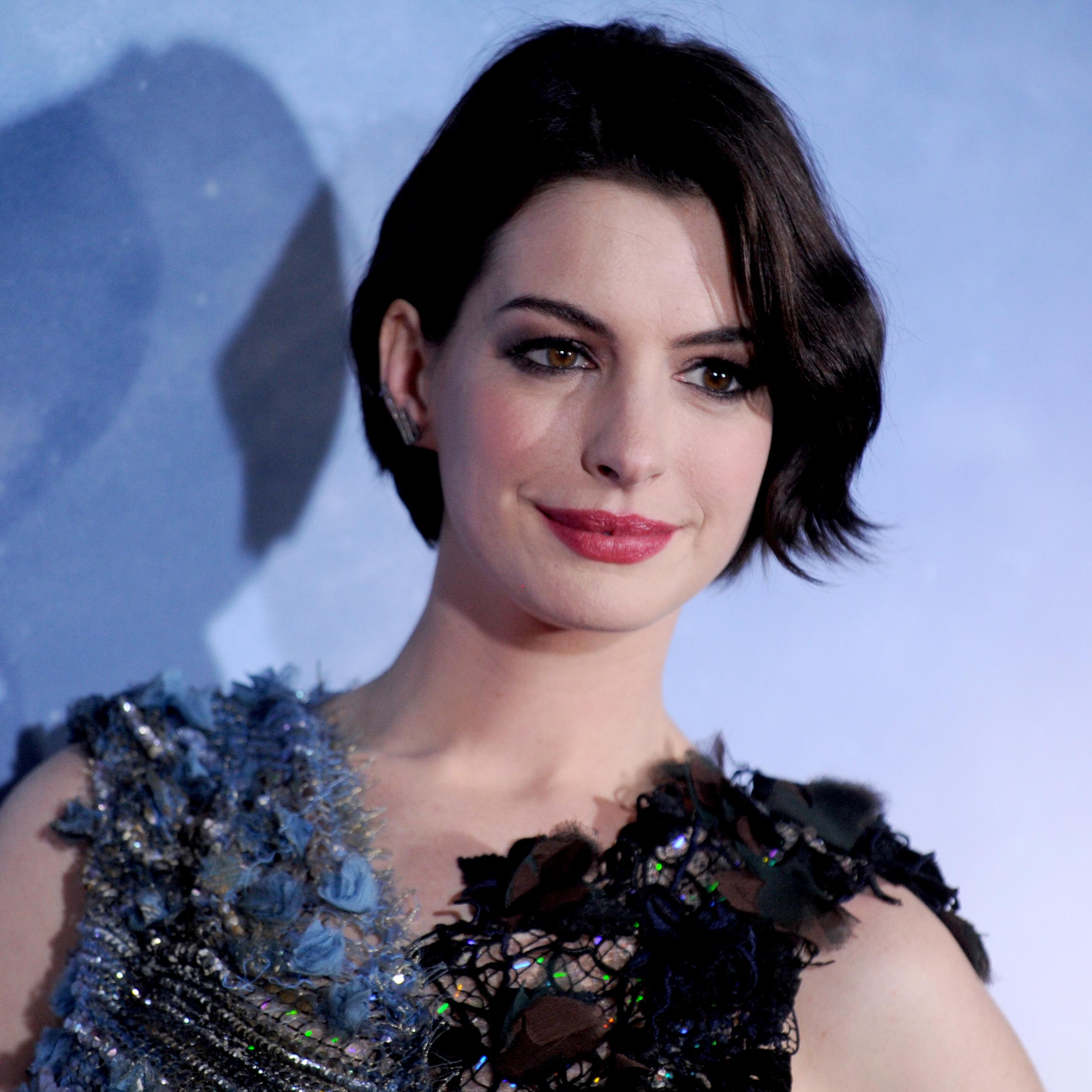 Anne Hathaway dit tout sur le tournage du Diable s'habille en Prada - Elle