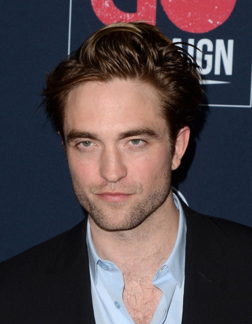 Robert Pattinson : si Batman fait un flop, il sait déjà comment rebondir !  - Elle